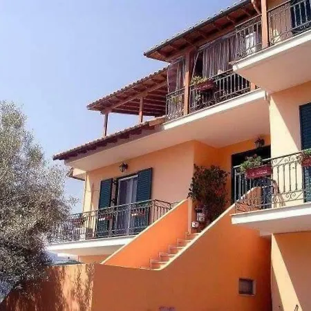 Isabel Sea View & Garden דירה *